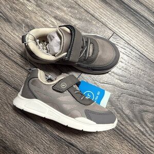 Stride Rite boy shoes sneakers Ryne size 10 toddler boy new